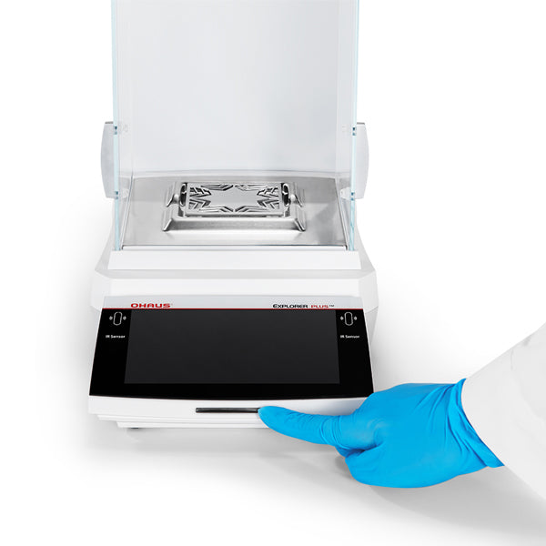 Explorer Plus™ Semi-Micro EXP125/AD